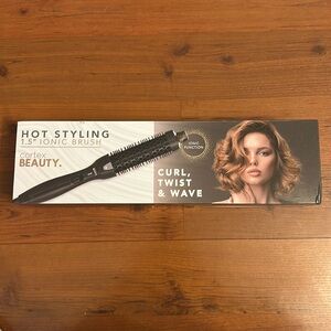 Cortex Beauty 1.5” Ionic Styling Brush